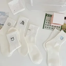 Kadınlar SOCKS 10 Çift İşlemeli Spor Rahat Nefes Alabilir Orta Tüp Kadın Çorapları Hosiery