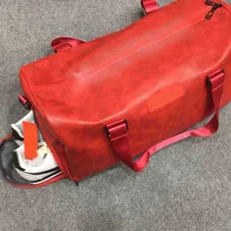 Portable Fitness Bag Large Capacity Luggage Leisure Backpack Yoga Bag Men's Women's duffel bags 220628