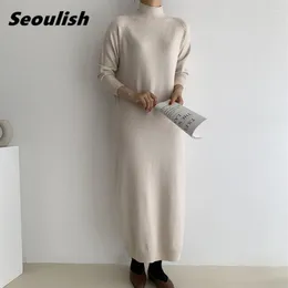 Casual Dresses Seoulish 2024 Autumn Winter Women rakt lång ärm Solid Half Turtleneck Löst stickklänning Kvinna