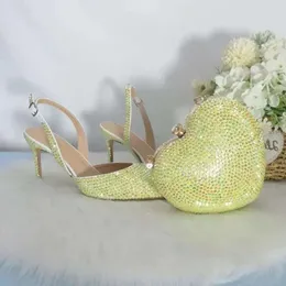 Spiczasty bridal Crystal Stop Sandals Żółte buty ślubne i worka sercowa Party Sukienka cienki obcasy Damskie obcasy D47