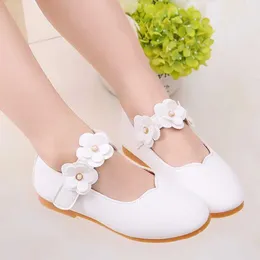 Buty płaskie 1-11 lat skórzane buty dla dziewcząt kwiaty buty imprezowe dla niemowląt księżniczki buty dla dzieci dla dzieci mieszkania sukienka but biały sandał MCH017 WX5.28