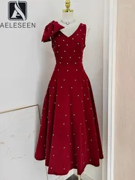 Casual Dresses Aeleseen Runway Fashion Velvet Dress for Women Sleeveless V-Neck Bow Luxury Diamonds Red Black High Midist Ball Clown Elegant