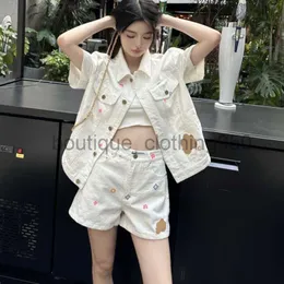 Designerinnen Frauen zweiteilige Hosen 24 Sommer Jacquard White Denim Kurzärmeljacke Mantel Luxus -Pendelart Fashion einfache und frische Sets
