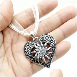 Pendant Necklaces Fashion Vintage Engraved Heart Shape Necklace Lucky Mticolor Edelweiss Dirndl Costume Jewelry Wholesalependant Drop Dhlm0