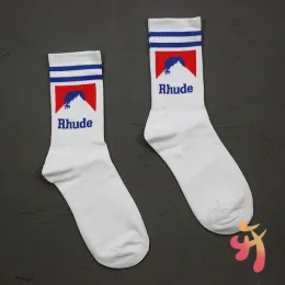 Rhude Mid Socksシンプルレター高品質綿ヨーロッパアメリカンストリートトレンドソックス男女靴下Rhudeカップルチューブソックス男性と女性ピュアコットンソックス