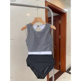 مصمم ملابس السباحة للسيدات العلامة التجارية للسيدات النسائية الصيفية بيكيني هندسة الأزياء طباعة شعار السيدات مثير الفتاة عاريات الفتاة بدلة ملابس السباحة