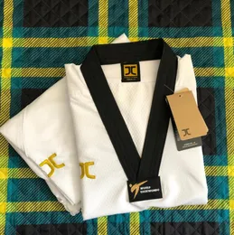 New arrival JCalicu Breathable world taekwondo uniforms high quality super light WT Jcalicu Taekwondo doboks3492028