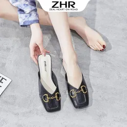 Hausschuhe 2024 Frauen Sandalen Sandalen schwarz funkelnder Gürtel Casual Beach Flip Flops bequeme Ausrutscher auf Moderutschen