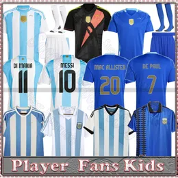 24 25 Argentina 3スターサッカージャージレトロ1978 1998 1998ファンバージョンMessis Dybala di Maria Martinez de Paul Maradona Kids Kit Men Copa America Camisetas