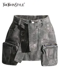 Twotwinstyle Hit Color Camouflage Uma saia de linha para mulheres Lacas de retalhos de cintura alta Saias de jeans de rua de rua 240531