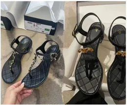 New Flats Sandal Women Shoes 2024 Summer Beach Clip Toe Slides Luxury Brand Designer Flip-Flops Quilted Stail Stainals Low Heel Women Slippers Logo Tn