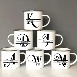 Mug una tazza personalizzata iniziale con tazza da nome tazze da caffè da tè personalizzate Bachelorette Party Team Cups Regali per matrimoni per uomo 240524