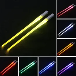 LED Lightsaber Chopsticks قابلة لإعادة الاستخدام لأعلى تشرد المطبخ أدوات المائدة الإبداعية الإبداعية الضوء المتين متوهجة هدايا عيدان 2227