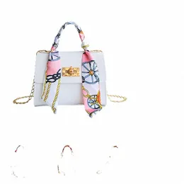 mokomoko triangle chain bag／ブラウン