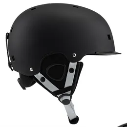 スキーヘルメット小さな縁で新しいヘルメットは暖かく快適で通気性のあるPFドロップデリバリースポーツ屋外雪の保護ギアotaqtを維持します