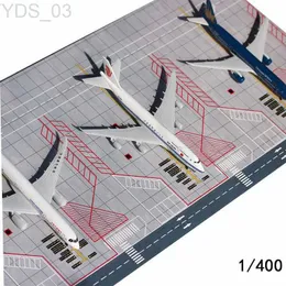 Flugzeugmodell Maßstab 1/400 Flughafen-Passagierflugzeug Landebahnmodell PVC-Parkschürze Pad Flugzeugszenenanzeige Diorama-Kits 1 Stück YQ240401