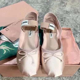 Sapatos de balé designer de moda sapatos de dança profissional bailarinas de cetim mm plataforma bowknot boca rasa sapato único sandálias planas para mulheres tamanho 35-40