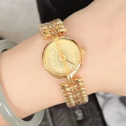 Relógios de pulso mulheres relógio medieval pulseira vintage simples oco out senhoras relógio retro sênior montre femme luxo meninas presente