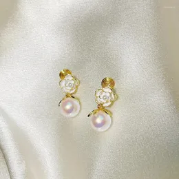 أقراط مسمار 2024 Tide Camellia Pearl Ear Studs All-Match No Hole Mosquito Coil Clip for Women Banquet Ornament Gift