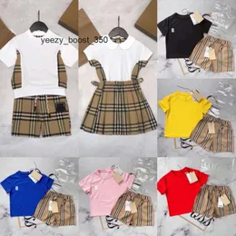 Burbrerieds مجهزات Burnery Burnery Kids Clothing مجموعات الأطفال الصغار الفتيات Tshirt Shirt ملابس جديدة من القطن