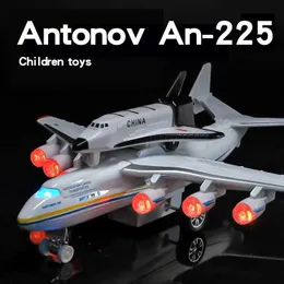 Modello di aereo Scala 1 365 Unione Sovietica Antonov An-225 Mriya Aereo da trasporto Modello pressofuso Collezione di aerei in metallo Suono leggero Giocattolo per bambini YQ240401