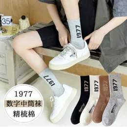 양말 hosiery all cotton socks 여자 중간 길이 양말 가을과 겨울 모든면 디지털 파일 양말 트렌디하고 다목적 스포츠 양말 면적 양말