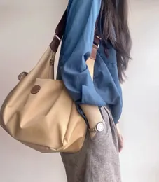 Designerskie nylonowe torby na ramię dojeżdżające dojeżdżające duże pojemności pierogi w kolorze wodoodporne Oxford Sports Travel Bag Komaniami Dziewczyny Lekkie zakupy Mami torebki 2669
