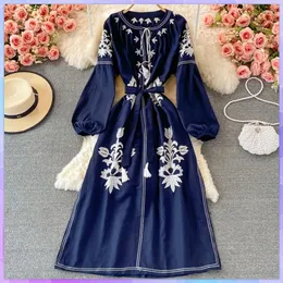 Vestidos casuais elegante primavera outono mulheres bordadas maxi v-pescoço gravata split retro indie folk estilo de uma peça praia feminina vestido longo