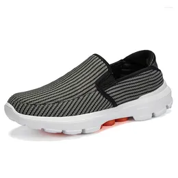 Scarpe casual da coppia primavera autunno mesh slip-on per uomini anziani sneakers da passeggio leggere all'aperto da uomo tennis vulcanizzato