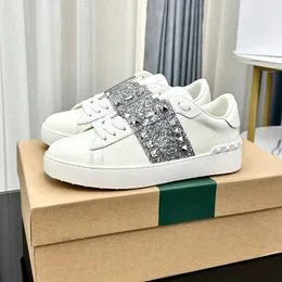 Good-Looking Female Small White Shoes Autumn New Crystal Decor Metal Rivet Design Versatile Thick Bottom Sneakers Real Leather Upper Wear Resistant Lovers Shoes