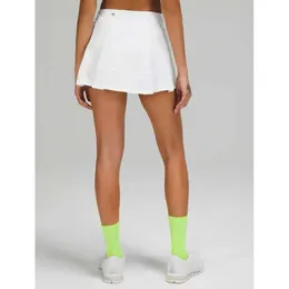 2024 lululemeni mulheres yoga tênis ritmo rival saia plissada roupas de ginástica das mulheres designer roupas ao ar livre esporte correndo fiess calças de golfe shorts esportes volta cintura vn88