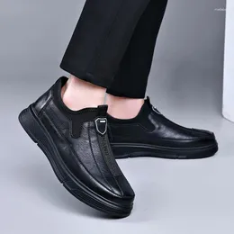 Sapatos casuais soltos de couro masculino genuíno deslizamento clássico mocassins sola macia casual designer masculino