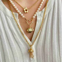 Pendant Necklaces Creative Octopus Mica Pearl Pendant Necklace Suitable for Women Fashionable Gold Metal Clavik Chain Exquisite Jewelry GiftsL2404