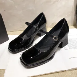 Насосы 2023 Дизайн насосов толстые каблуки высокие каблуки для Lady Mary Jane Shoes Platform JK Панк обувь квадратная каблука