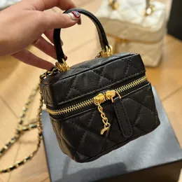Vintage Design Leather Diamond Women's Luxury Handbag For Daily Use With Beautiful Bag Hanging Metal Single Chain Single Shoulder Crossbody Underarm Makeup Bag 12cm