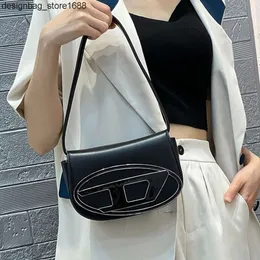 Borsa a tracolla Designer Moda Stile popolare Dingdang Borsa sotto le ascelle Borsa a tracolla estiva da donna Design unico portatile Nuovo stile per le donne