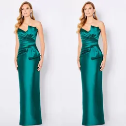 Elegant Long Green Scalloped Mother of the Bride Dresses With Peplum Sheath Satin Sleeveless Godmother Dresses Formal Party Clown Floor Length for Women