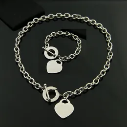 Designer 2 i 1 Love Necklace Armband Christmas Gift Heart Necklace/Armband Set Wedding Uttalande smycken Hjärthängen Halsband Bangle Sets