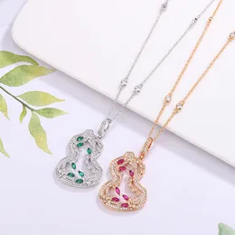 Nuova collana alla moda e alla moda con zucca a forma di vite piena di diamanti per donna placcata con catena a colletto cavo in oro rosa 18 carati per donna