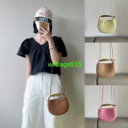 Bottegveneta Tote Bags Sardine Designer Bags 2024 New Sardine Bun Cowhide Woven Womens Bag Handheld One ShourdeldBody Pai Lingハンドル