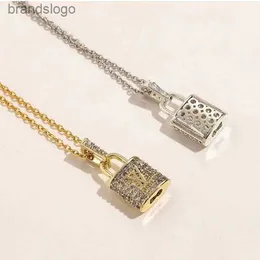 Collana di design per le donne che non sbiadiscono mai placcato oro 18 carati pendenti di marca di lusso collane di cristallo lettera in acciaio inossidabile girocollo catena pendente accessori di gioielli G