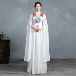 Etniska kläder 2024 Kinesiska Qipao Performance Stage Långt överdimensionerade eleganta party Oriental Style Evening Dress Ao Dai For Women