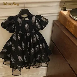 Vestito da tutù con maniche a sbuffo da principessa per bambina Vestito da tutù con piume dorate Neonato Vintage Vestido Abiti da spettacolo per feste di compleanno 112Y 240318