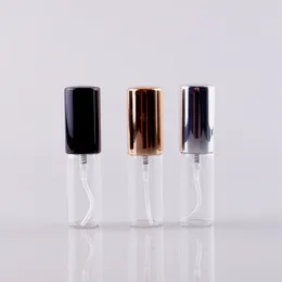 Vorratsflaschen 50 teile/los Gute Verkauf 5 ml Mini Klarglas Volldeckel Parfüm Sprühflasche mit Gold Silber Schwarz Sprayer für Kosmetik