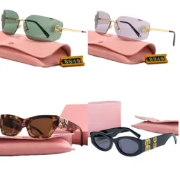 Luxury Women Solglasögon Miui Miuuy Sun Glasses Designer Överdimensionerad för män Mui Mirror Leg Metal Stora glasögon Damer 81Z8#