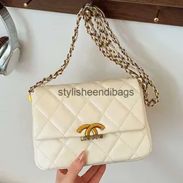 Omuz çantaları Şık çanta üst düzey küçük kokulu stil elmas ızgara zinciri alt koltuklu kadınlar 2023 yeni modaya uygun bir omuz crossbody h240401