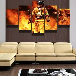 5 pannelli Fireman In The Fire Canvas Wall Art Painting Hero Figure Pictures Poster e stampe per la decorazione dell'ufficio del soggiorno