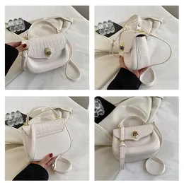Kurt Geiger Tasarımcı Tote Çanta Çanta Messenger torbası Kadın Erkek Lüks Moda Mini Deri Deri Omuz Çantası Metal İşareti Pochette Crossbody Chainbags