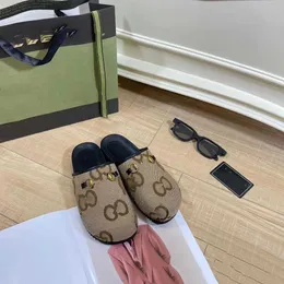 Projektant Baotou Pół kapcie dla kobiet wczesną wiosną haftu modowego płaskie podkowy buty buty