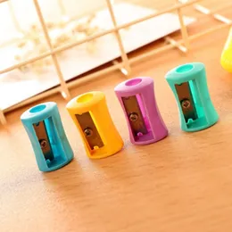 Taihao Weist Mini Pencil Sharpener 001 هدية صغيرة قلم الشفة البيضاوي فتحة أحواض الحواجب القلم.